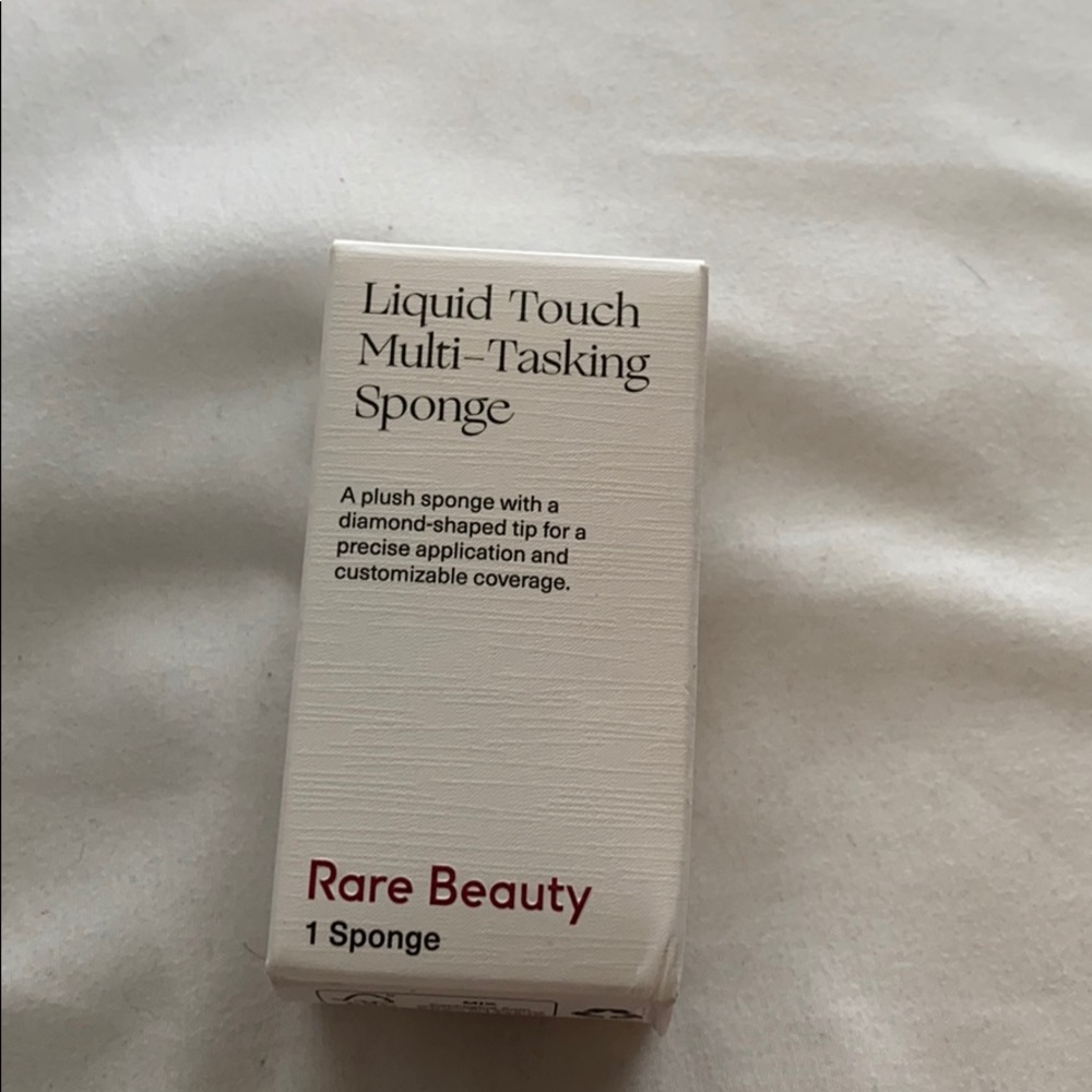 Rare Beauty sponge